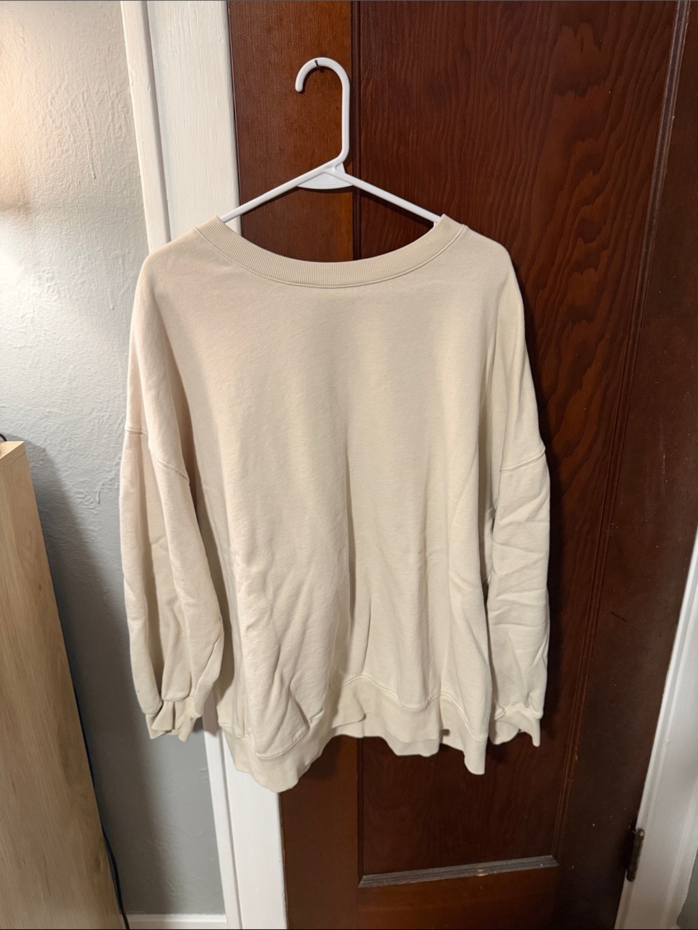 Old Navy Cream Crewneck Pullover Sweater